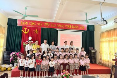 ĐẢNG ỦY – HĐND – UBND PHƯỜNG ĐÔNG A TẶNG QUÀ CHO CÁC CHÁU HỌC SINH TRƯỜNG MẦM NON MỸ THẮNG NHÂN NGÀY  QUỐC TẾ THIẾU NHI 01/06